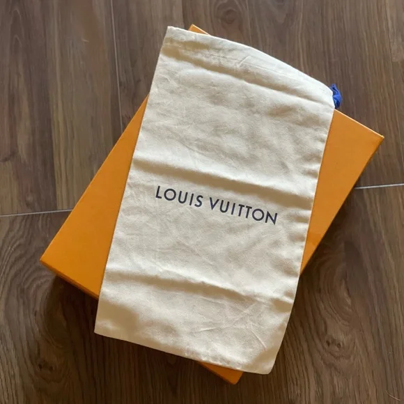 Louis Vuitton box & dust bag